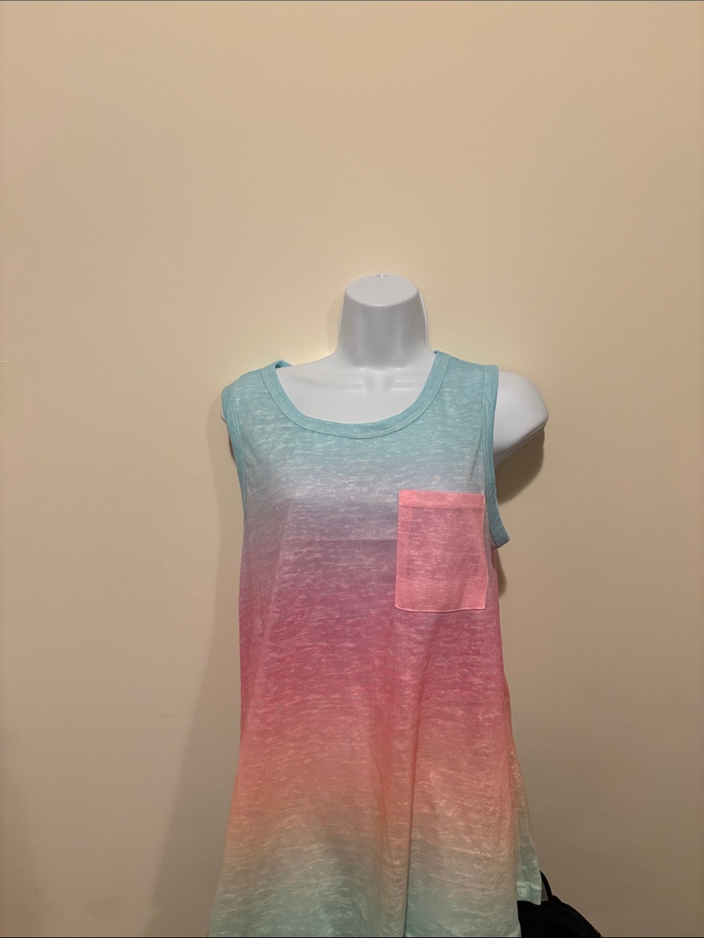 Sleeveless Ombre Pastel Pocket Tank in Medium